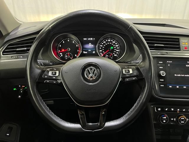 Used 2018 Volkswagen Tiguan SEL AWD/4WD image 18