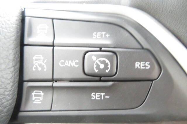 New 2025 Jeep Grand Cherokee L Limited w/ Trailer Tow Package image 28