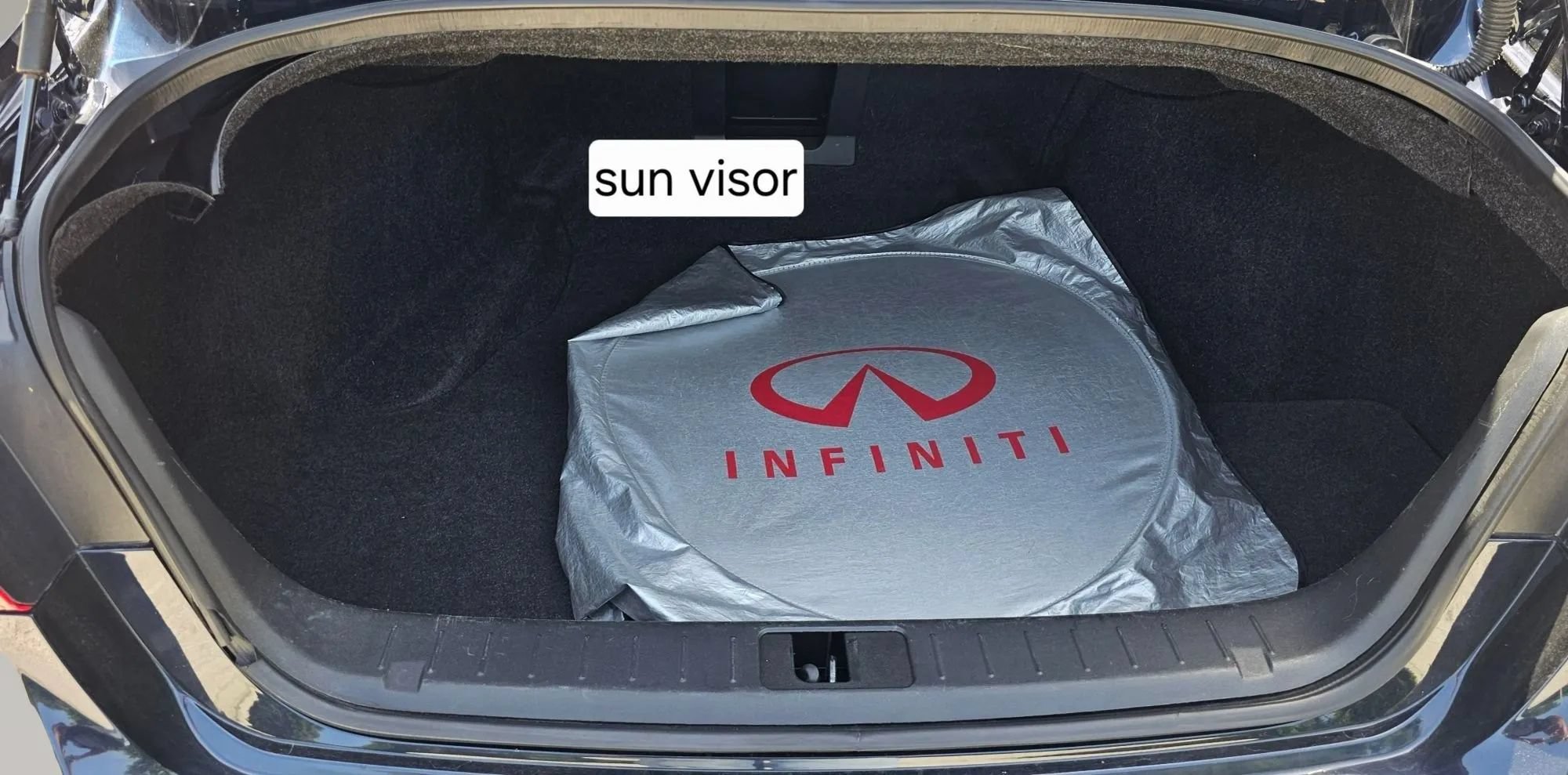 Used 2018 INFINITI Q70 Luxe RWD image 17
