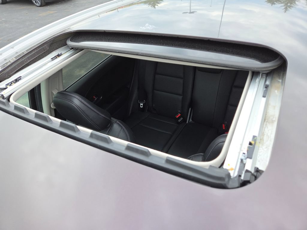 Used 2022 Honda HR-V EX-L image 3
