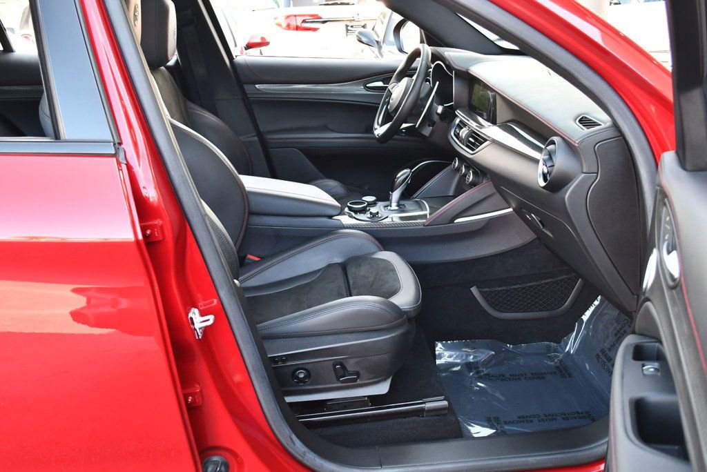 Used 2018 Alfa Romeo Stelvio Quadrifoglio w/ Driver Assist Dynamic Package image 50