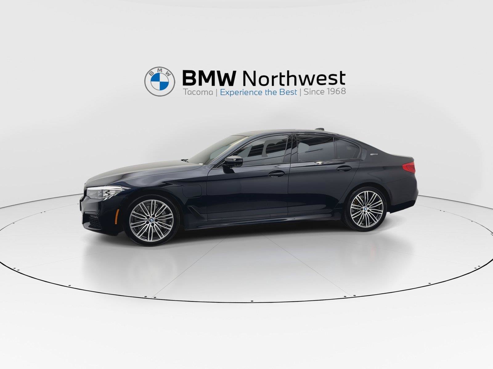 Used 2019 BMW 530e w/ M Sport Package RWD image 10