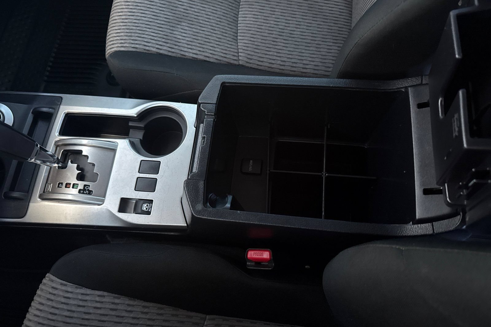 Used 2024 Toyota 4Runner SR5 AWD/4WD image 31