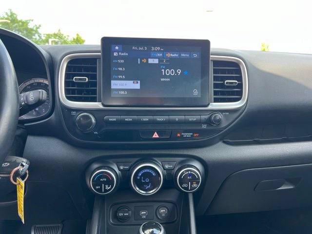 Used 2020 Hyundai Venue SEL w/ Convenience Package FWD image 16