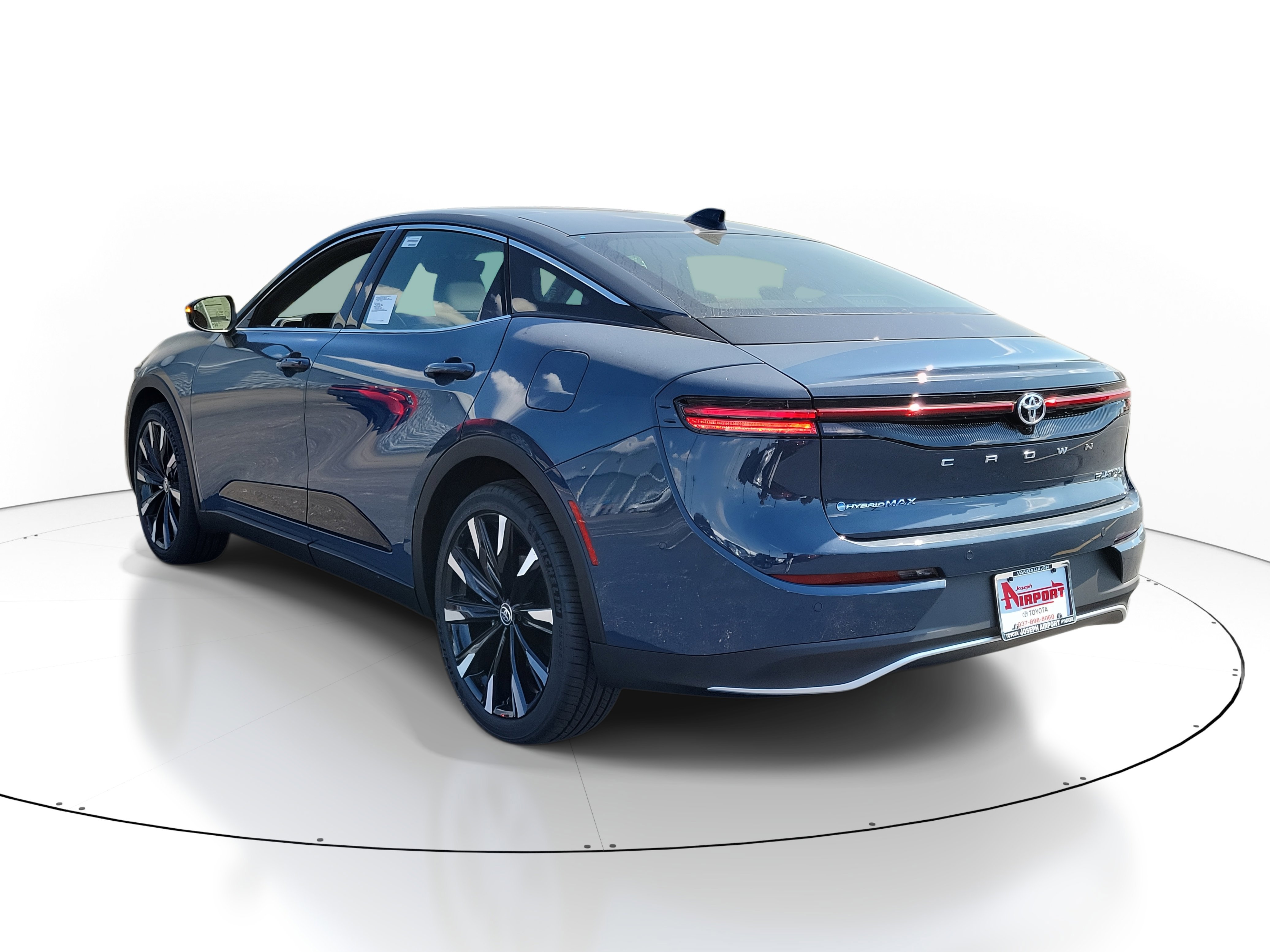 New 2026 Toyota Crown Platinum image 3