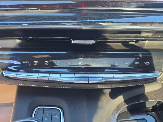 Used 2022 Cadillac Escalade ESV Premium Luxury image 22