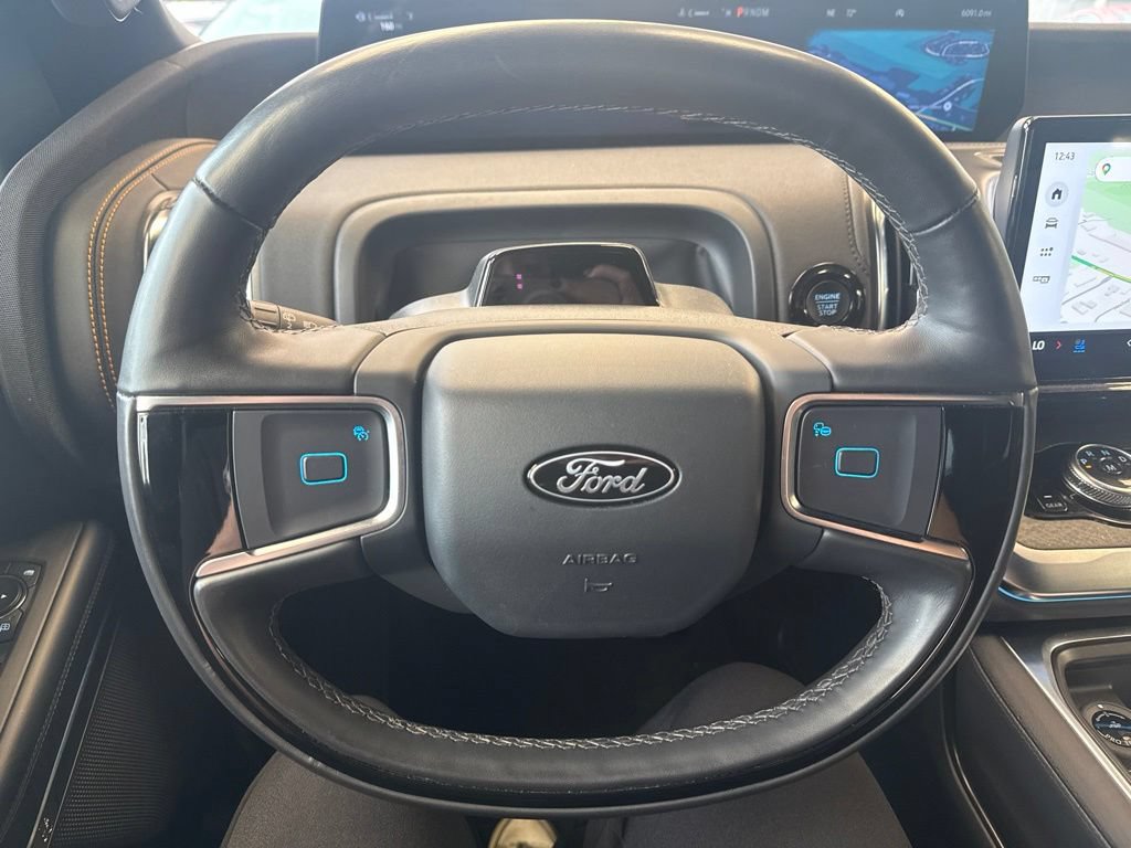 Used 2025 Ford Expedition Tremor AWD/4WD image 16