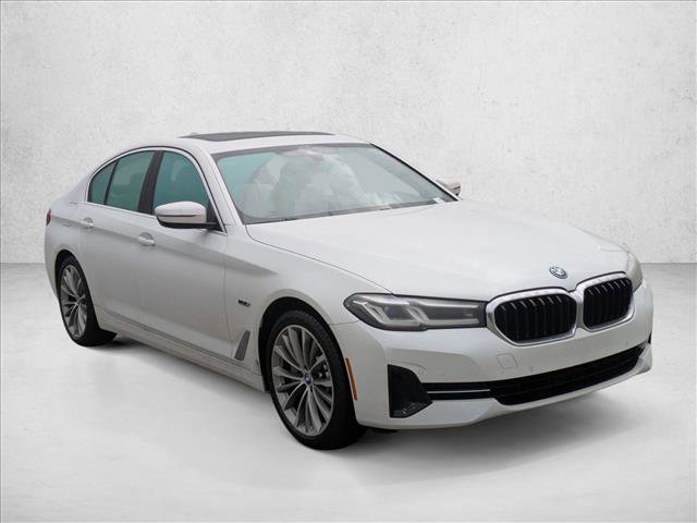 Used 2023 BMW 530e xDrive w/ Convenience Package image 3