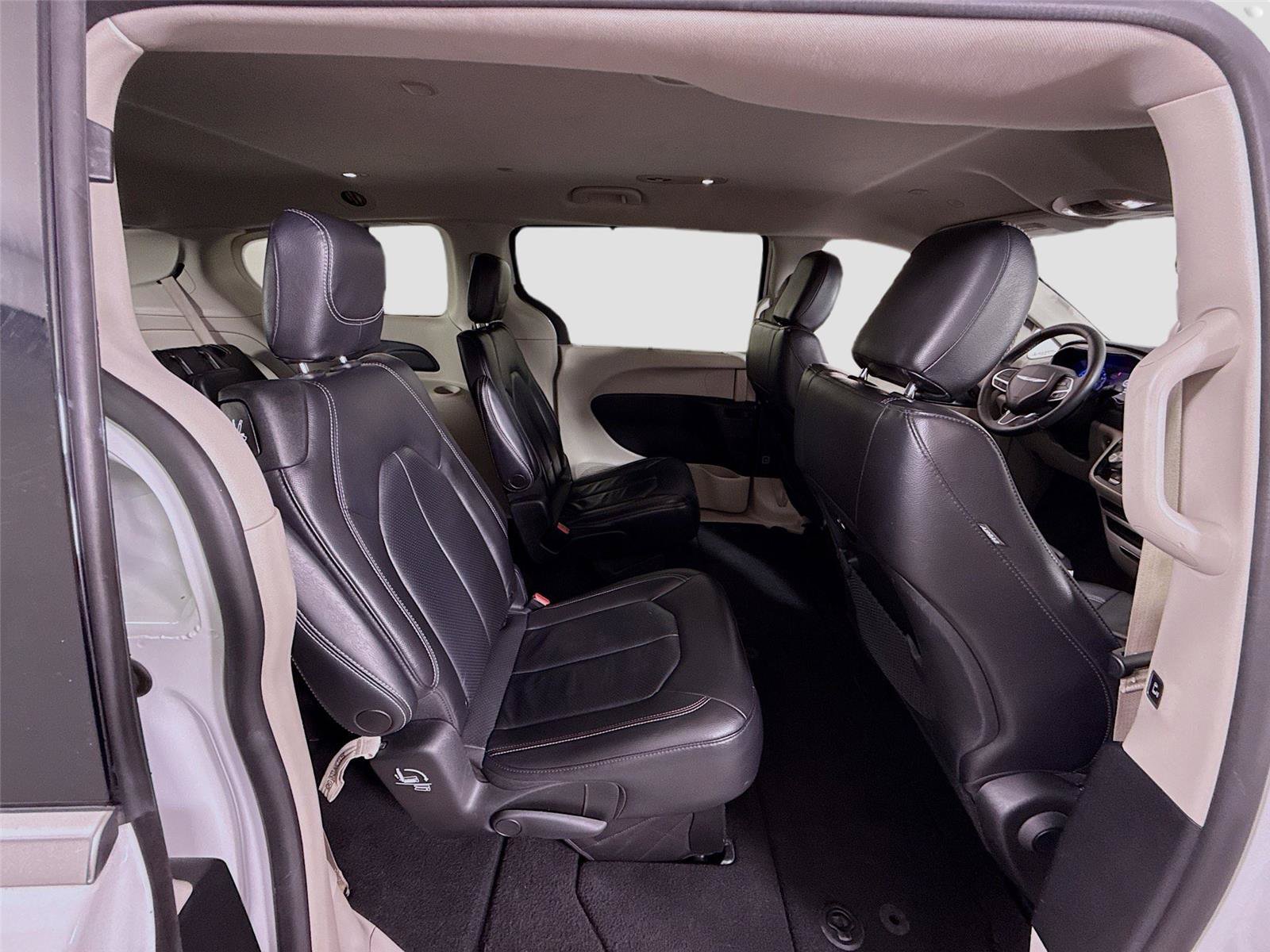 Used 2022 Chrysler Pacifica Touring-L FWD image 20