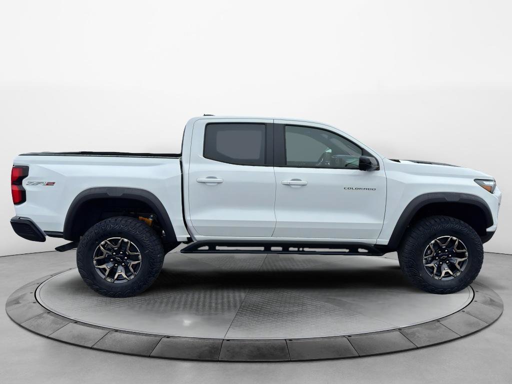 New 2026 Chevrolet Colorado ZR2 w/ Technology Package AWD/4WD image 6