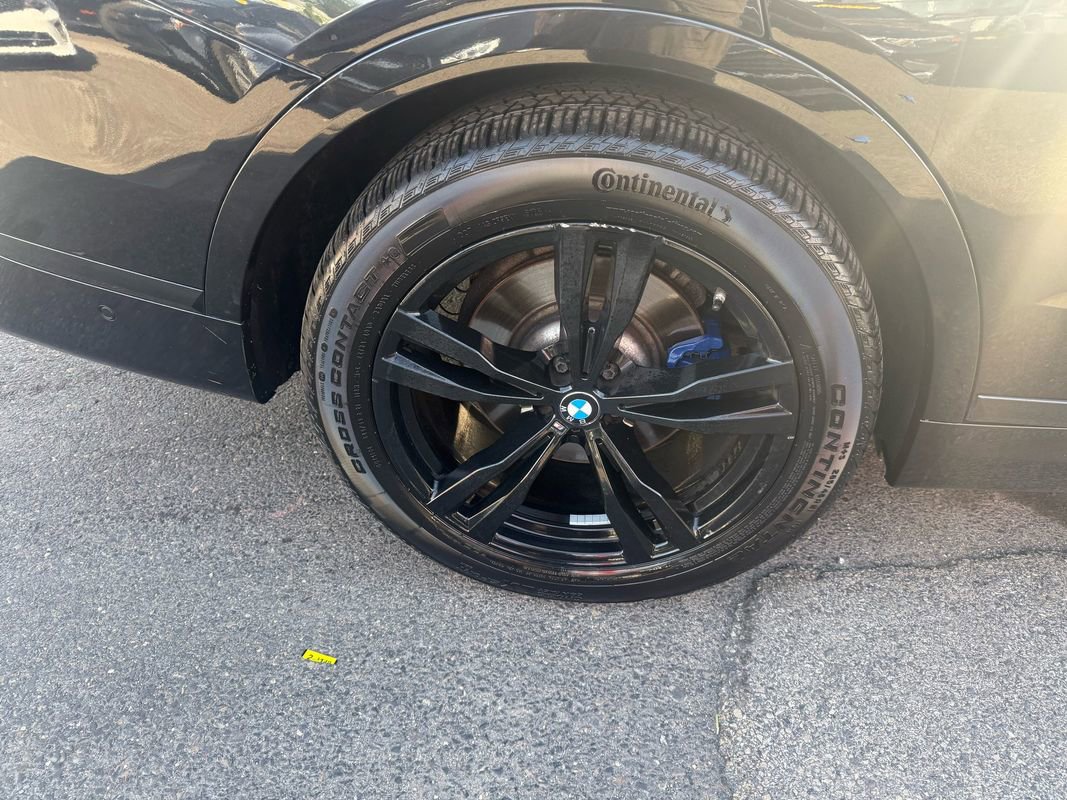 Used 2019 BMW X7 xDrive50i w/ M Sport Package AWD/4WD image 12