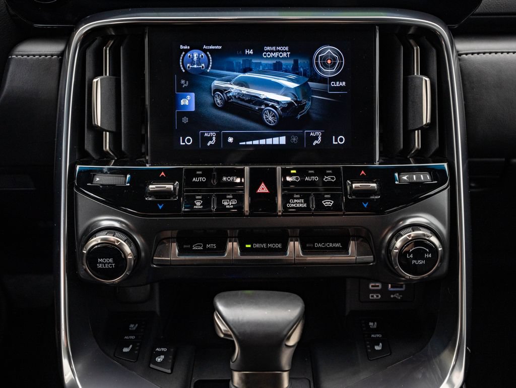 Used 2024 Lexus LX 600 4WD w/ Appearance Package image 38