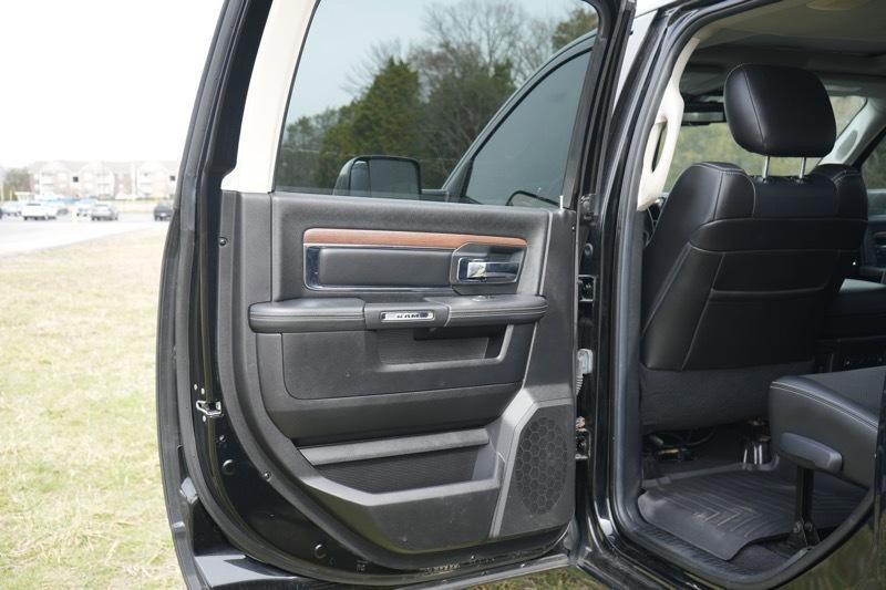 Used 2014 RAM 3500 Laramie w/ Convenience Group image 18