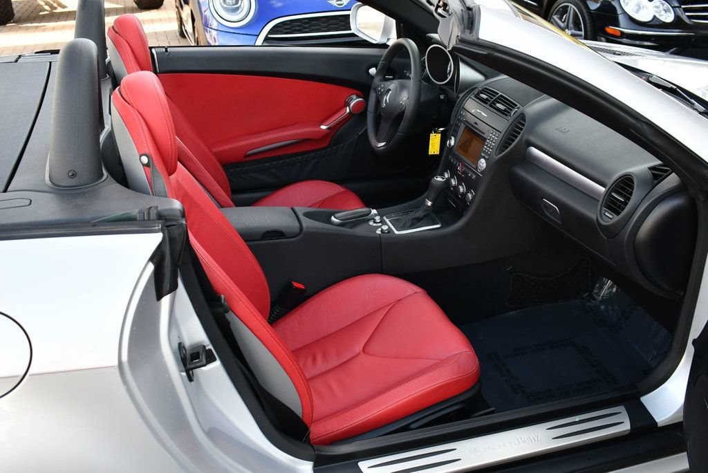 Used 2009 Mercedes-Benz SLK 300 image 16