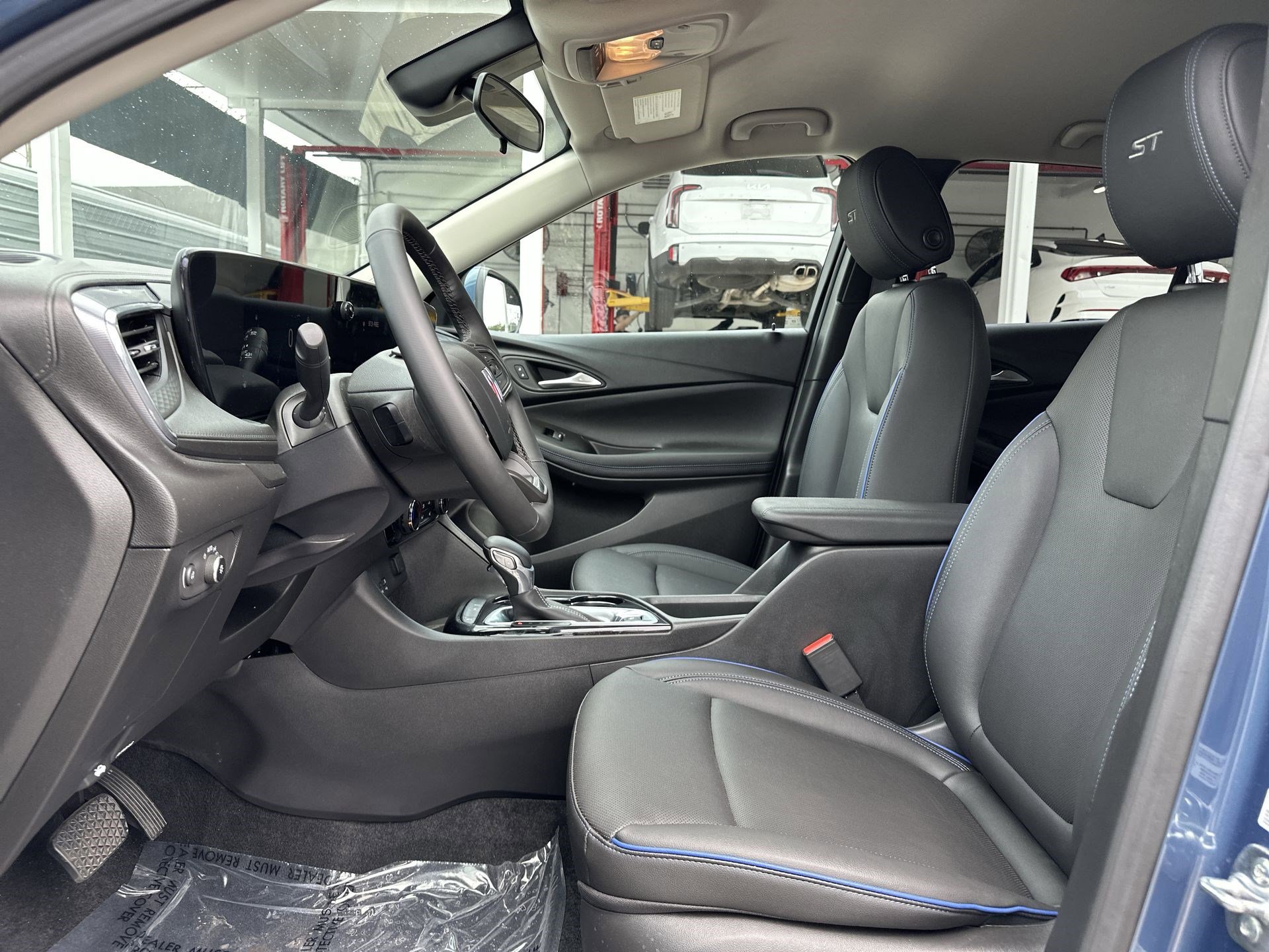 Used 2026 Buick Encore GX Sport Touring w/ Advanced Technology Package FWD image 13