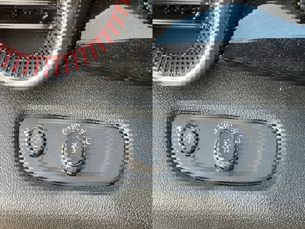 Used 2025 Chevrolet Trax RS w/ Driver Confidence Package image 25