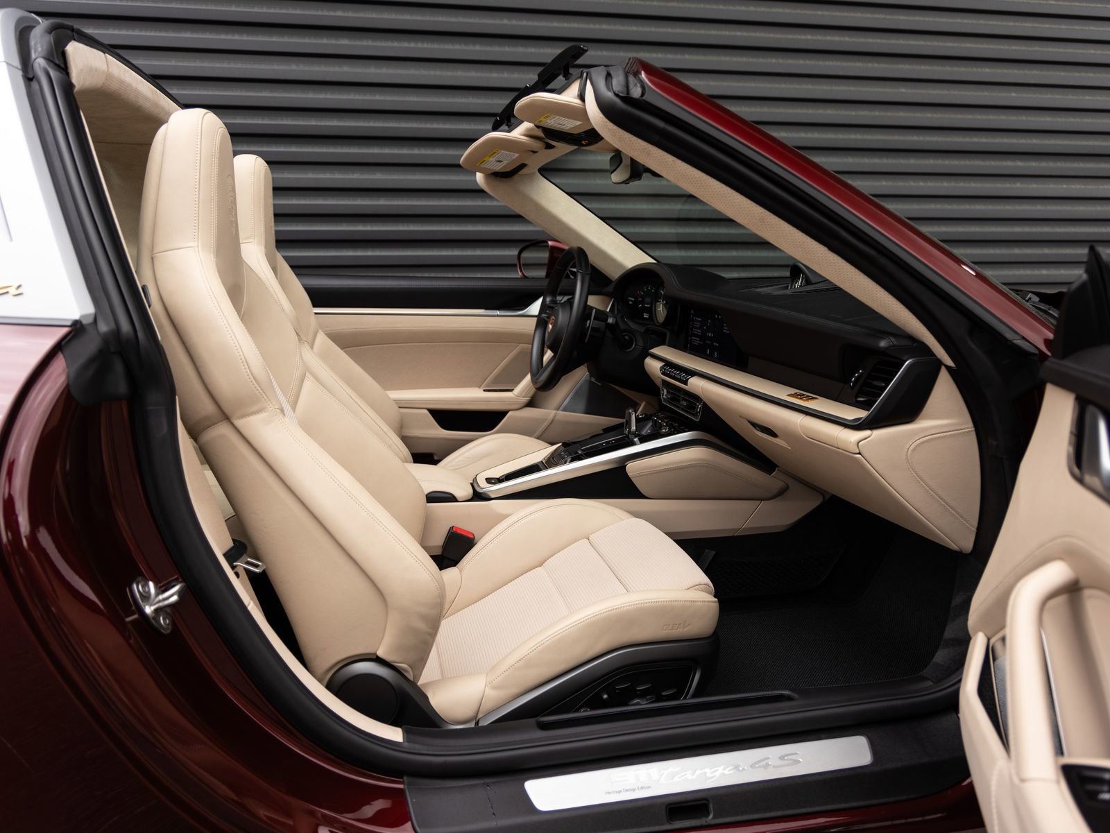 Certified 2021 Porsche 911 Targa 4S Heritage Design image 30