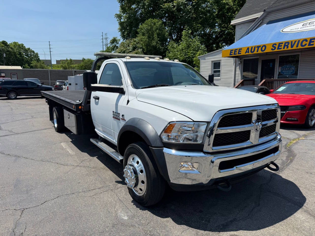 Used 2014 RAM 5500 SLT w/ Quick Order Package 29G SLT RWD image 2