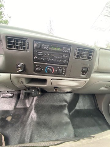 Used 2004 Ford F350 Lariat RWD image 14