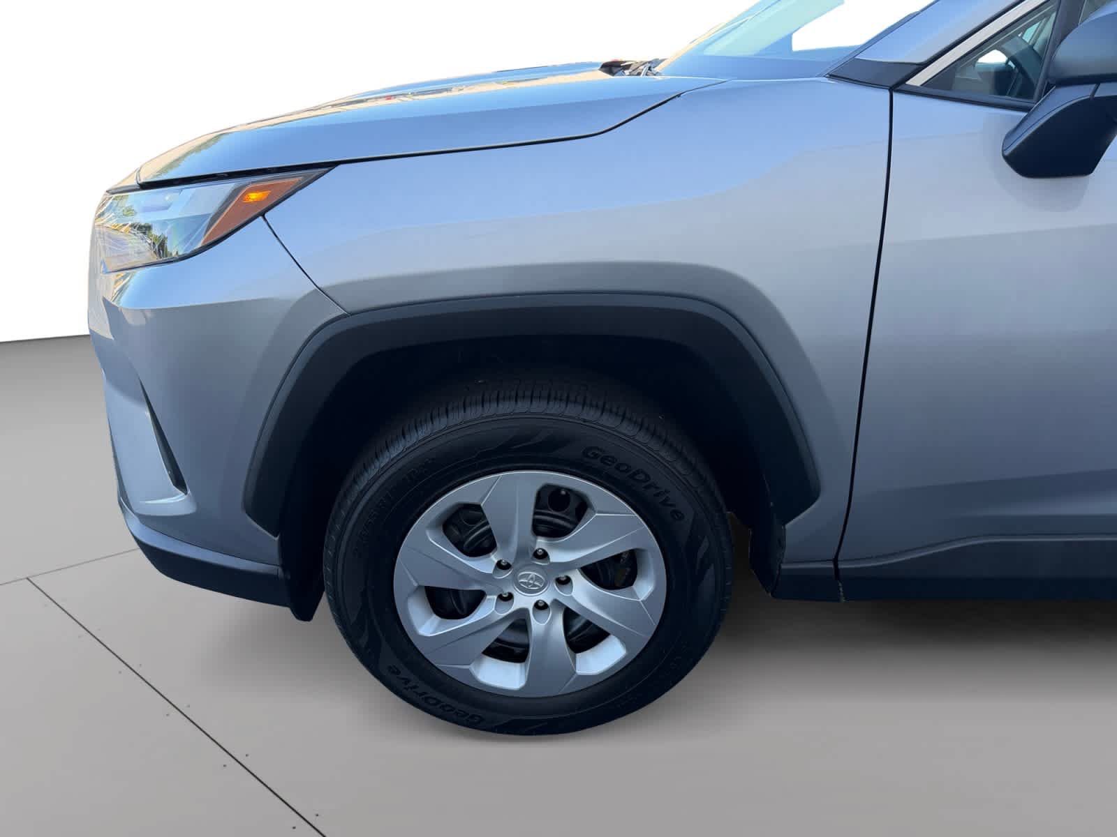 Used 2024 Toyota RAV4 LE AWD/4WD image 20