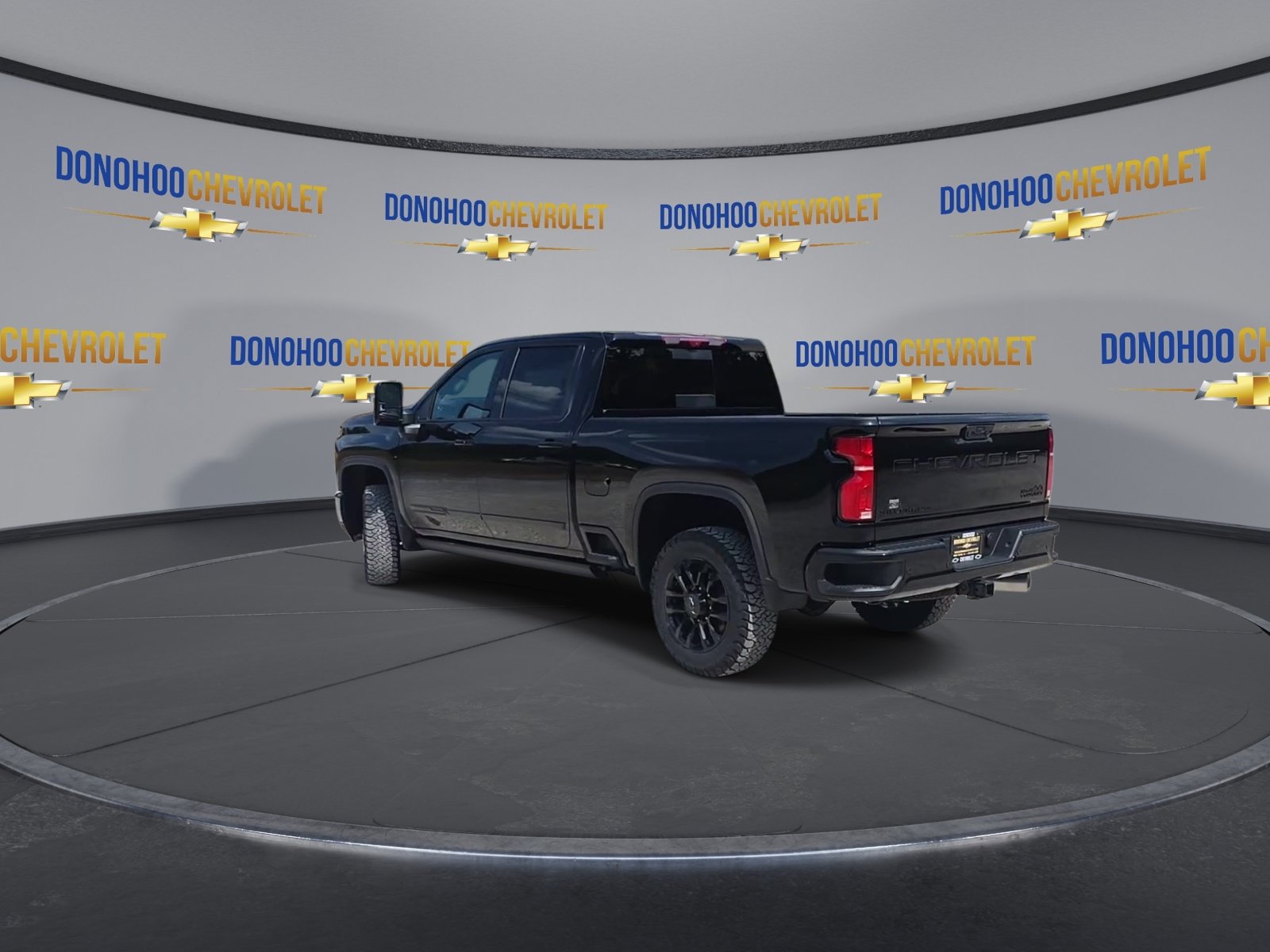 New 2026 Chevrolet Silverado 2500 High Country w/ High Country Premium Package AWD/4WD image 2