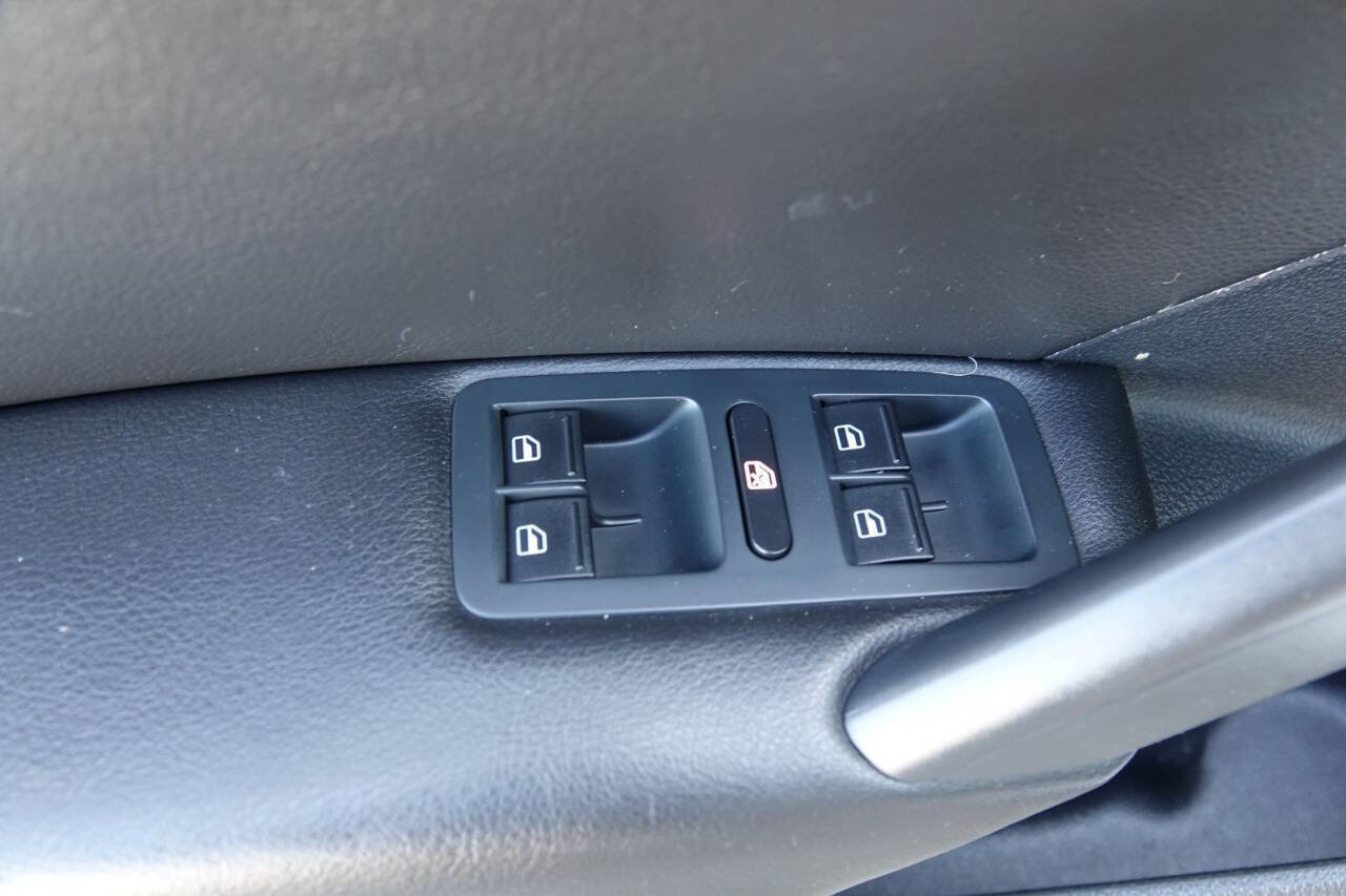 Used 2015 Volkswagen Passat TDI SE FWD image 57
