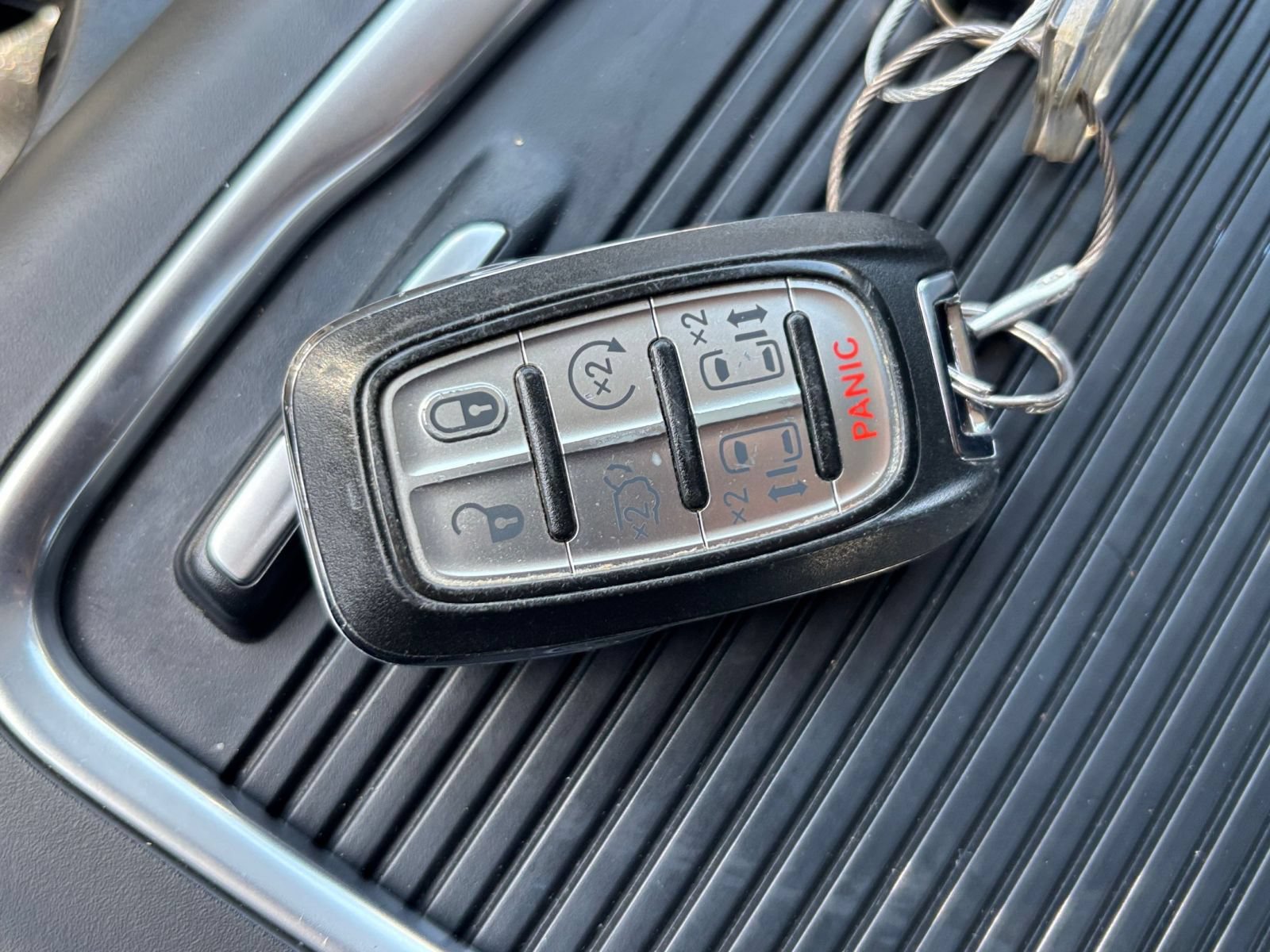 Used 2022 Chrysler Pacifica Touring-L FWD image 21
