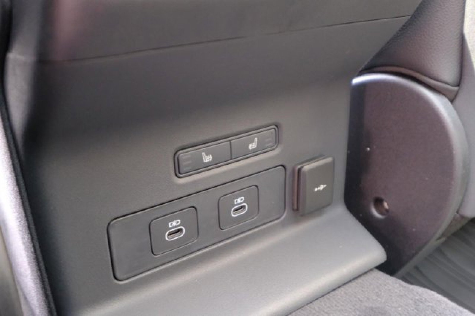 New 2025 Land Rover Range Rover Velar S image 21