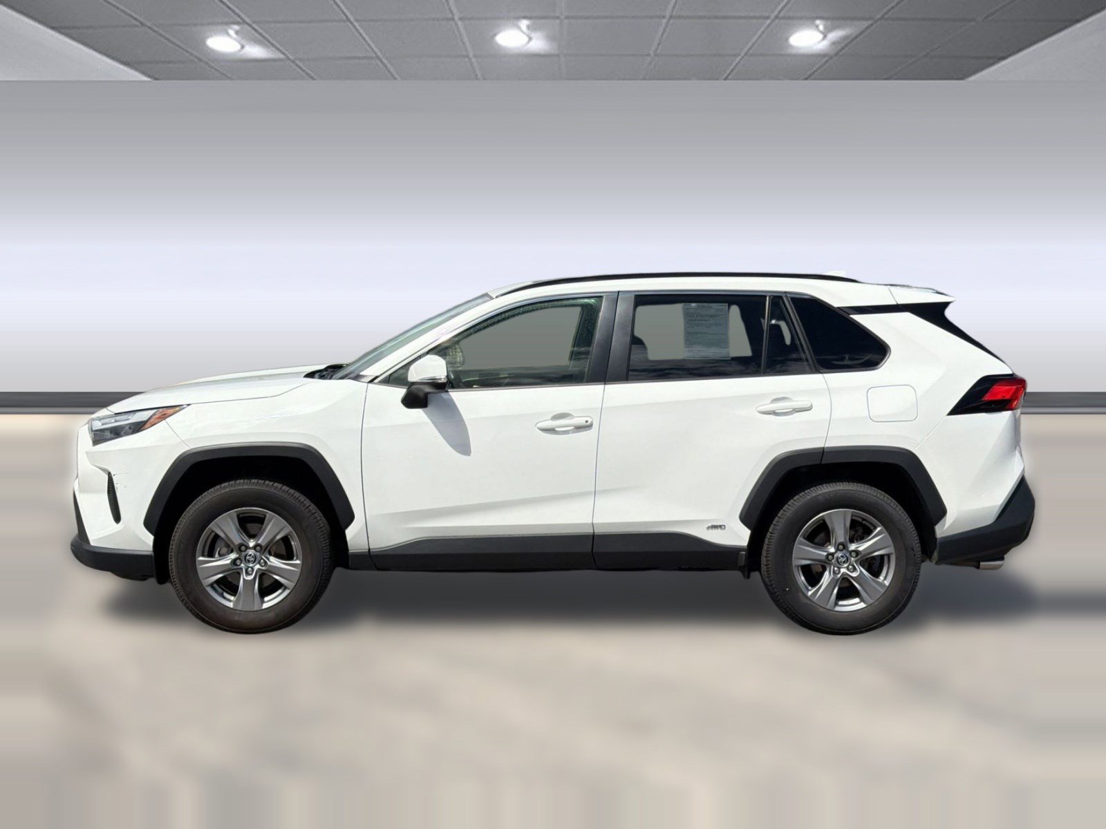 Used 2023 Toyota RAV4 XLE w/ Convenience Package image 2