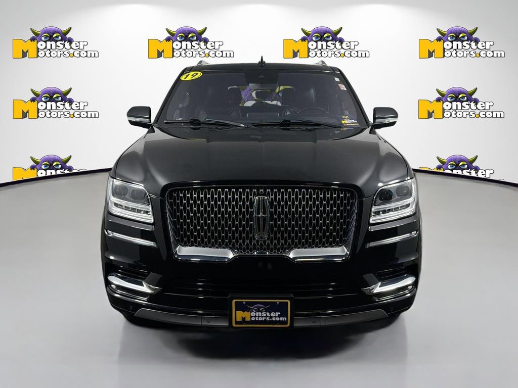 Used 2019 Lincoln Navigator Reserve image 2
