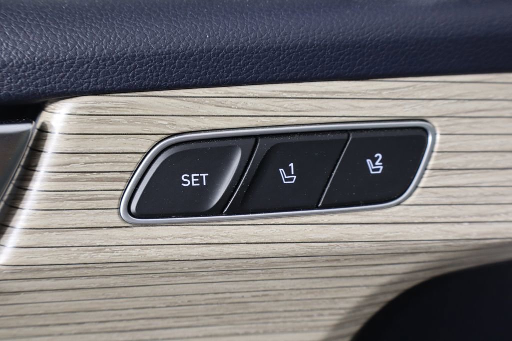 Used 2021 Hyundai Palisade Limited image 23