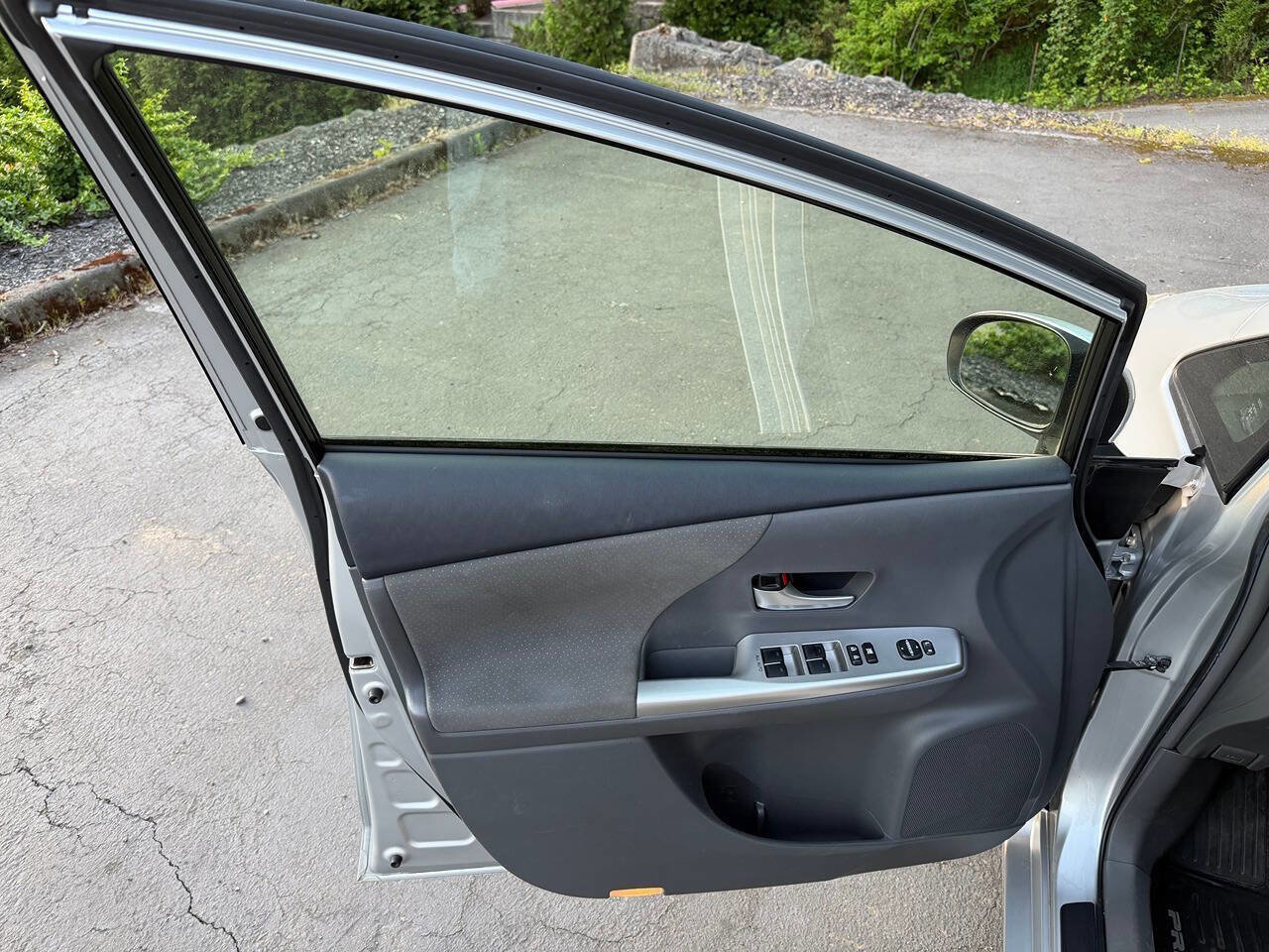 Used 2014 Toyota Prius V Three FWD image 28