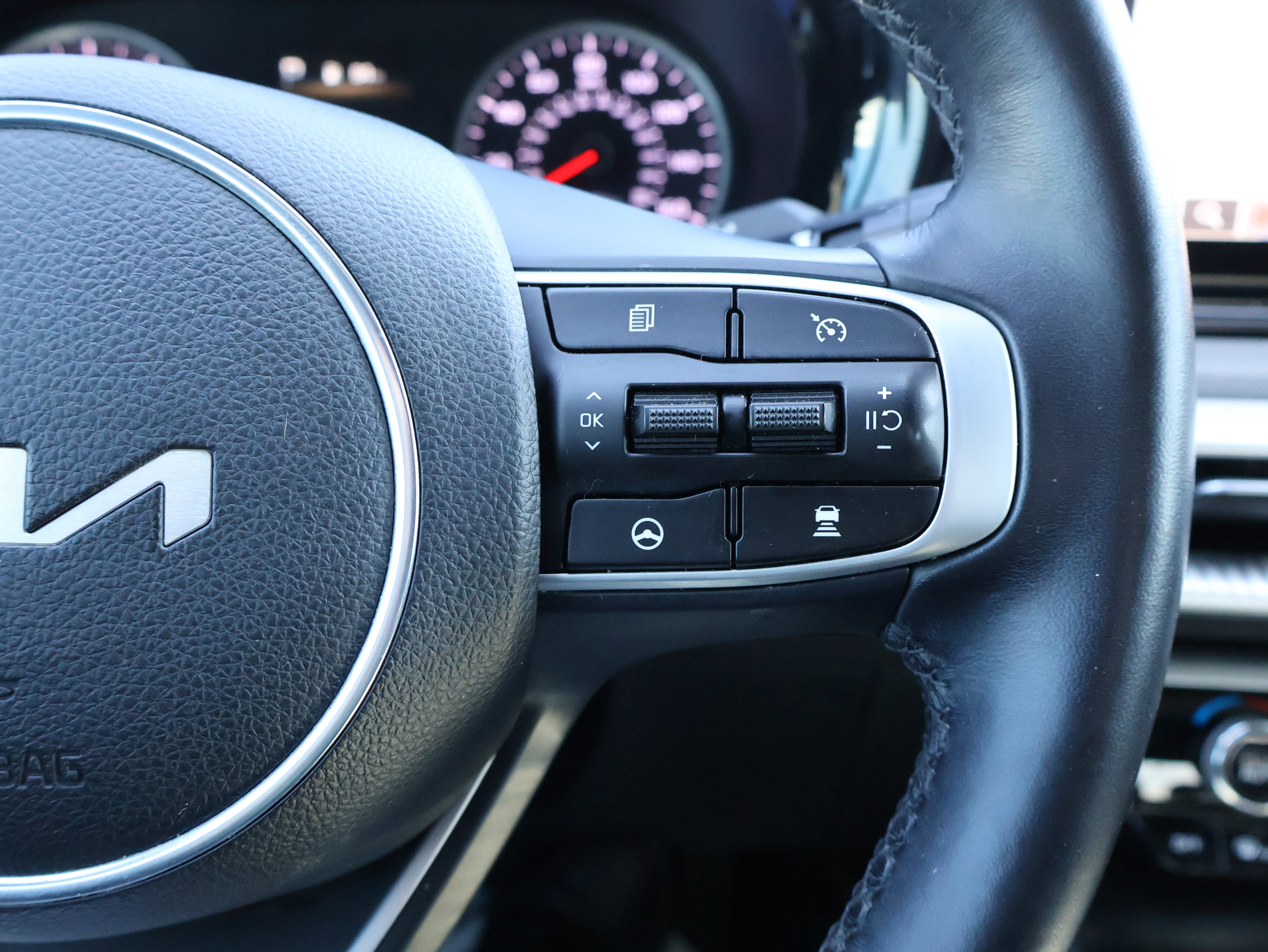 Used 2023 Kia K5 GT-Line image 32