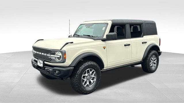 Used 2025 Ford Bronco Badlands image 3