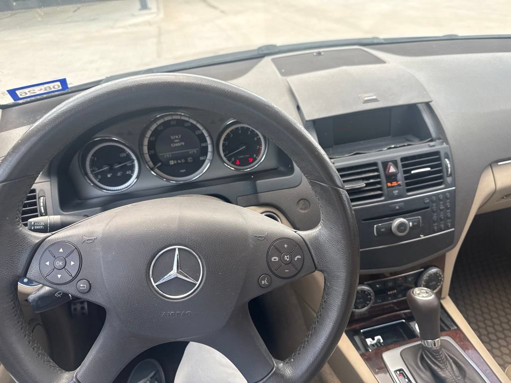 Used 2009 Mercedes-Benz C 300 Sedan image 7