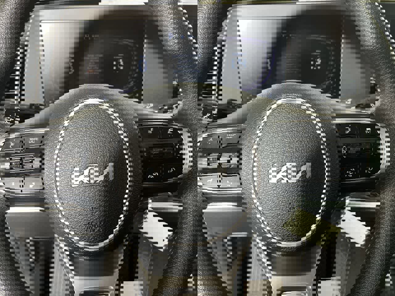 Used 2024 Kia Sportage LX image 16