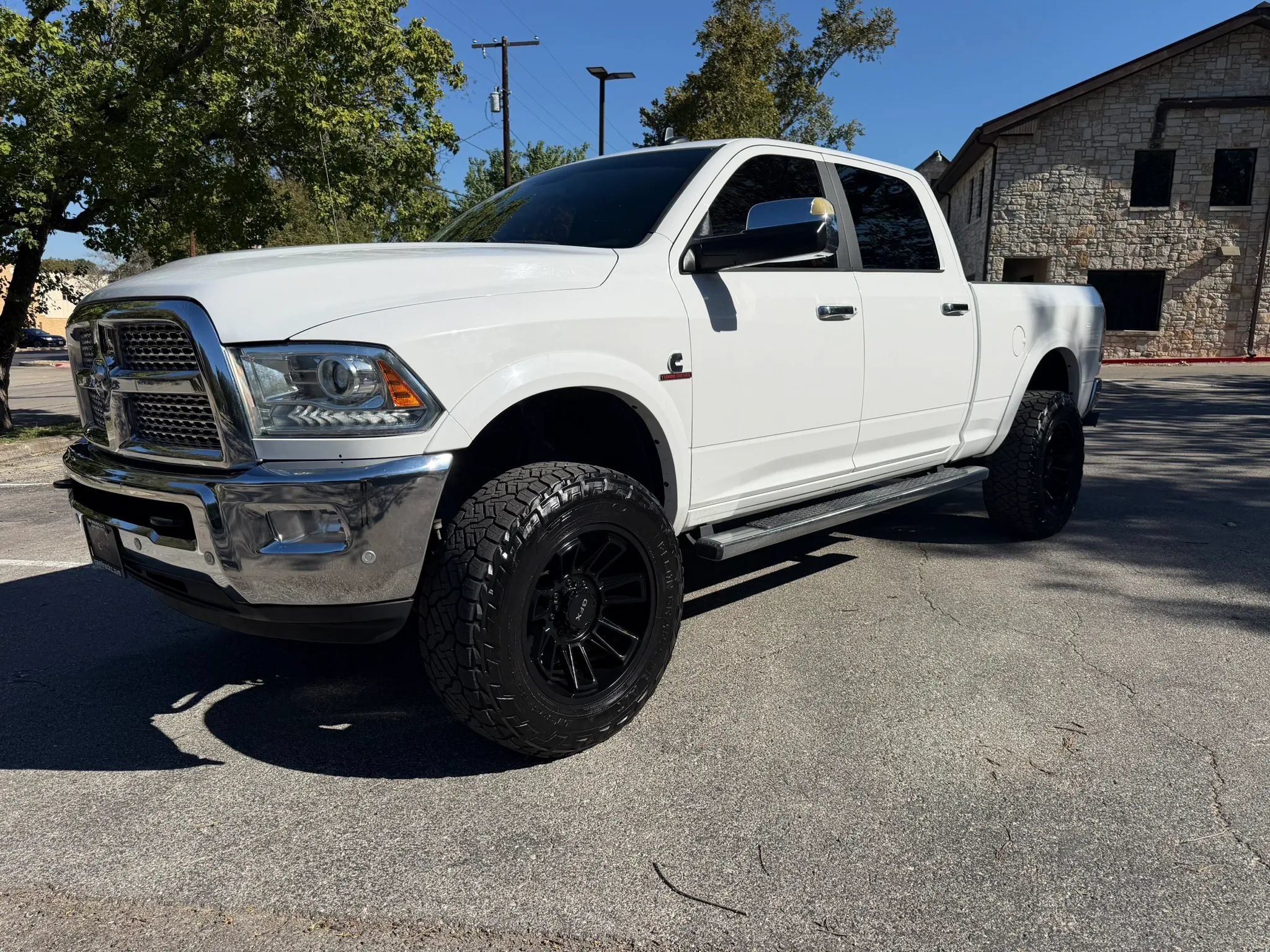 Used 2018 RAM 2500 Laramie AWD/4WD image 1