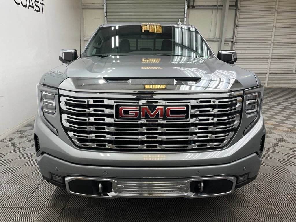 Used 2025 GMC Sierra 1500 Denali AWD/4WD image 9