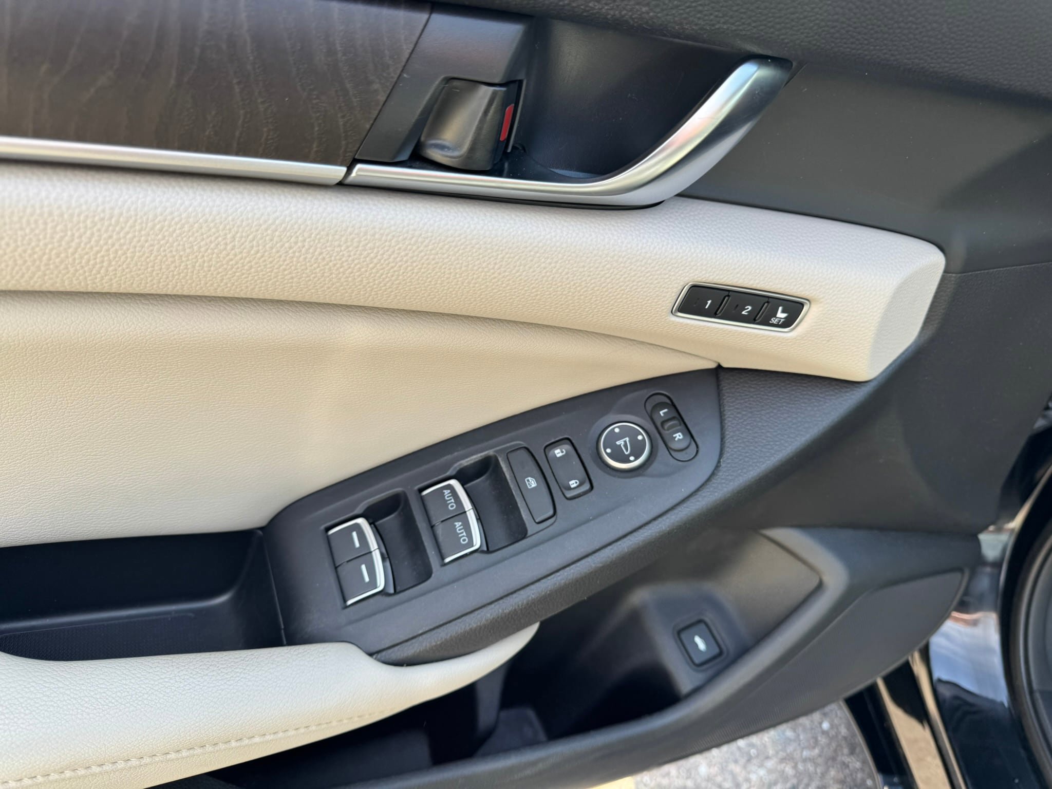Used 2018 Honda Accord EX-L image 22