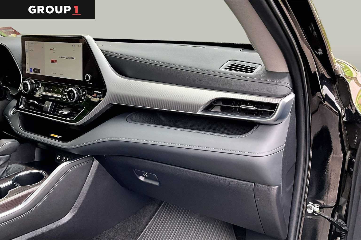 Certified 2025 Toyota Highlander Platinum AWD/4WD image 19