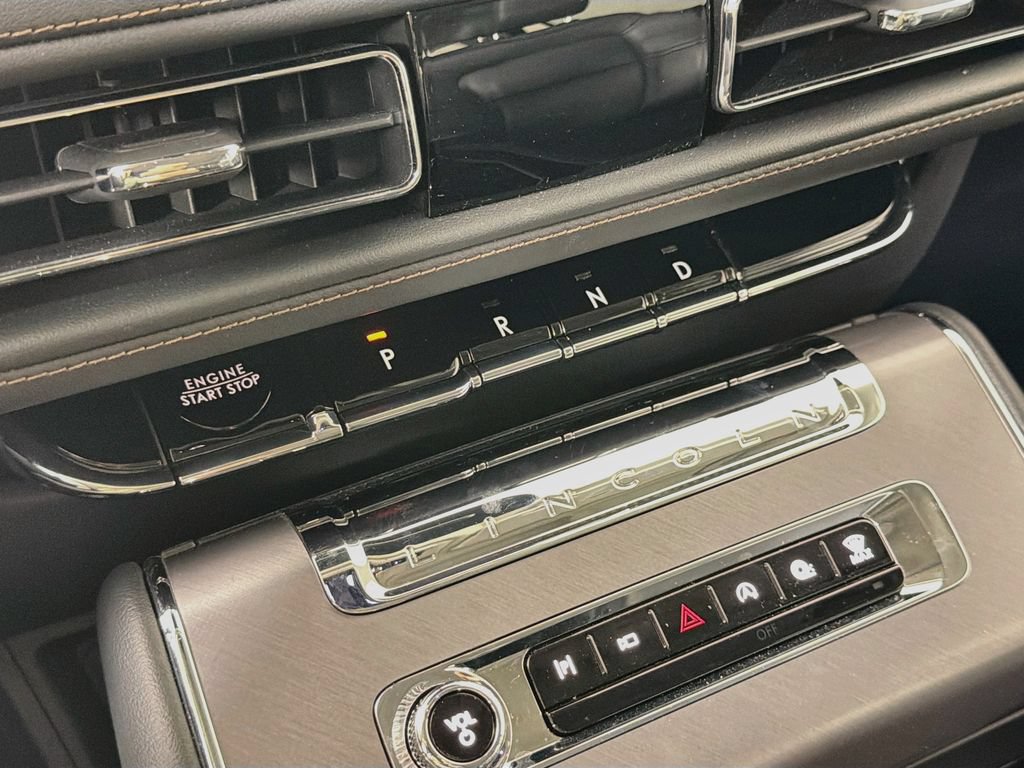 Used 2026 Lincoln Aviator 2WD image 16