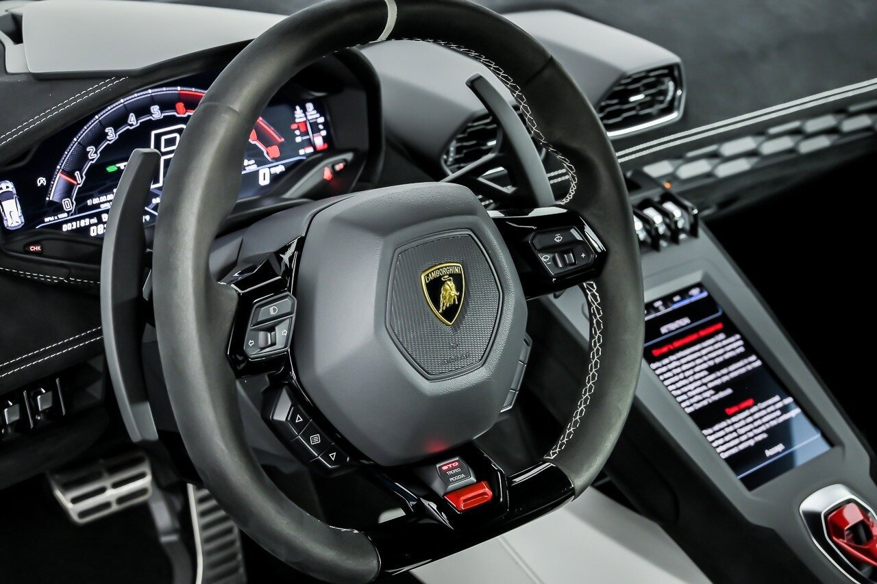 Used 2022 Lamborghini Huracan STO RWD image 24