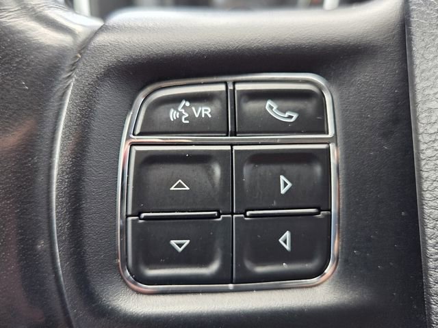 Used 2020 RAM 1500 Classic SLT w/ Luxury Group image 24