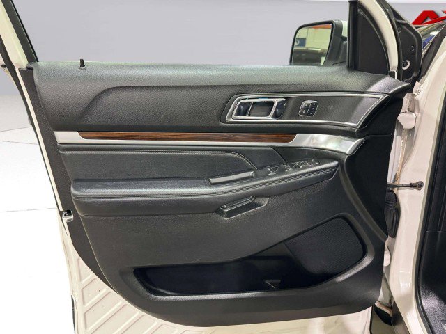Used 2017 Ford Explorer Limited w/ Equipment Group 301A image 29