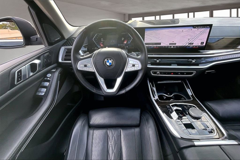 Used 2025 BMW X7 xDrive40i image 8