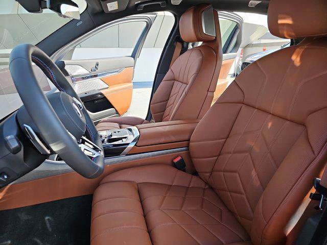 New 2025 BMW i7 M70 image 15
