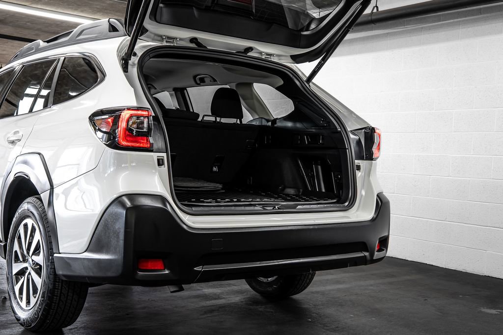 Used 2023 Subaru Outback Premium image 17