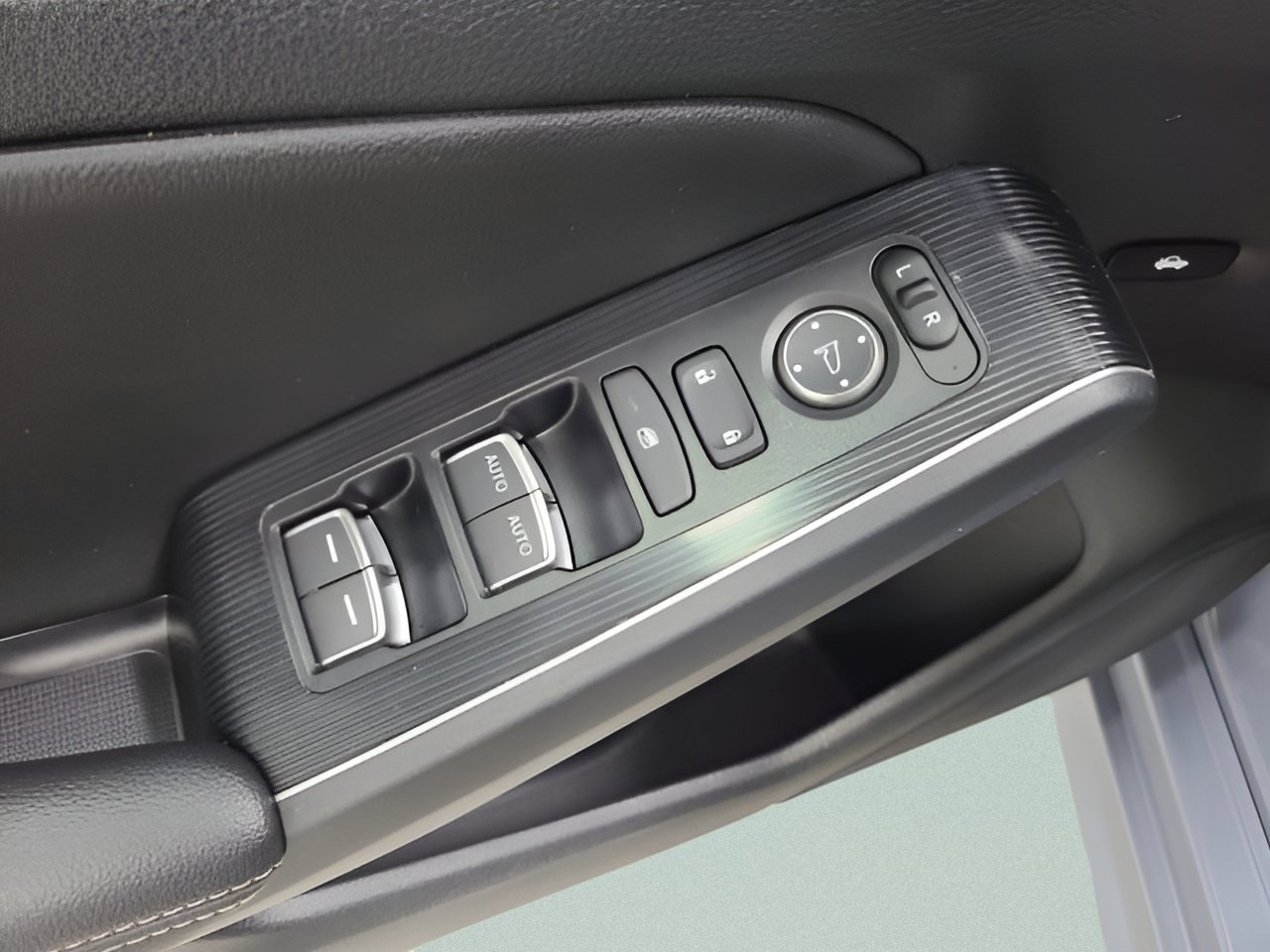 Used 2024 Honda Civic Touring image 24