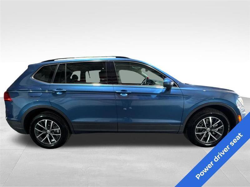 Used 2019 Volkswagen Tiguan SE w/ Panoramic Sunroof Package image 4