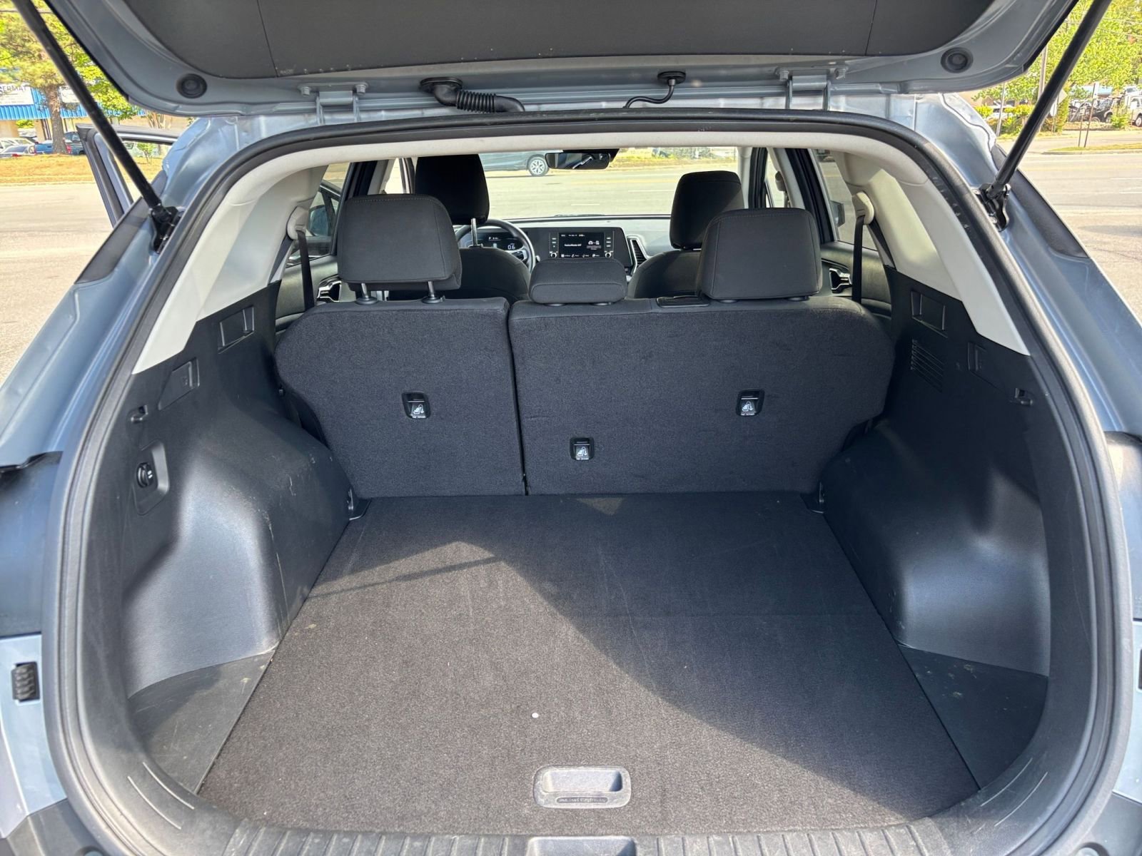 Used 2025 Kia Sportage LX image 30